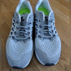 Nike Airzoom Vomero 10 -Womens